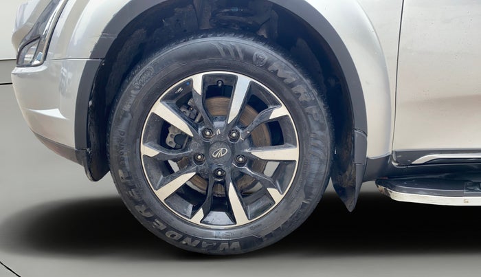 2019 Mahindra XUV500 W11, Diesel, Manual, 91,379 km, Left Front Wheel