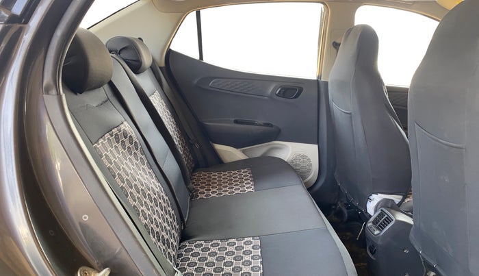 2021 Hyundai AURA S 1.2, CNG, Manual, 61,427 km, Right Side Rear Door Cabin