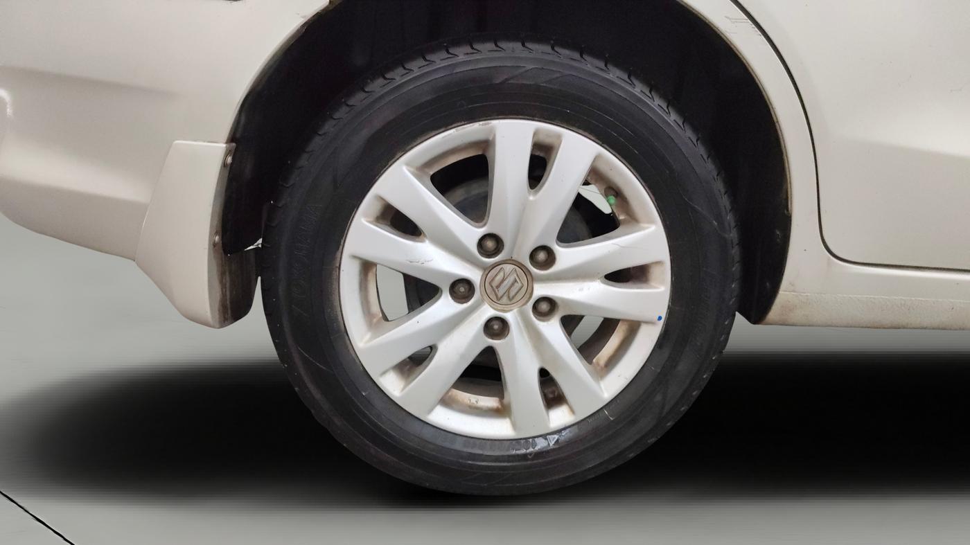 2017 Maruti Ertiga VXI, Petrol, Manual, 1,21,829 km, Right Rear Wheel