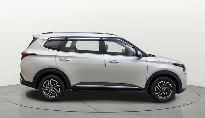 2022 KIA CARENS LUXURY PLUS 1.4 PETROL 6 STR, Petrol, Manual, 80,093 km, Right Side View