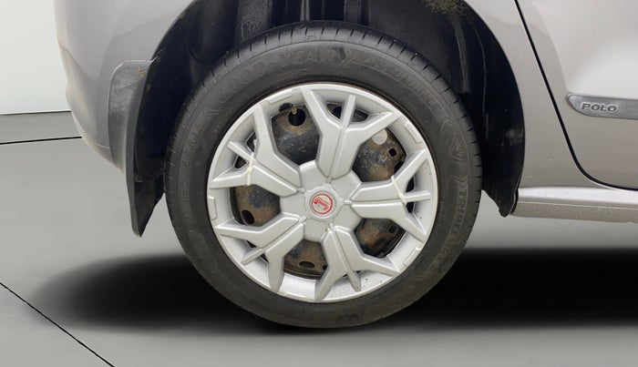 2013 Volkswagen Polo COMFORTLINE 1.2L, Diesel, Manual, 1,22,329 km, Right Rear Wheel