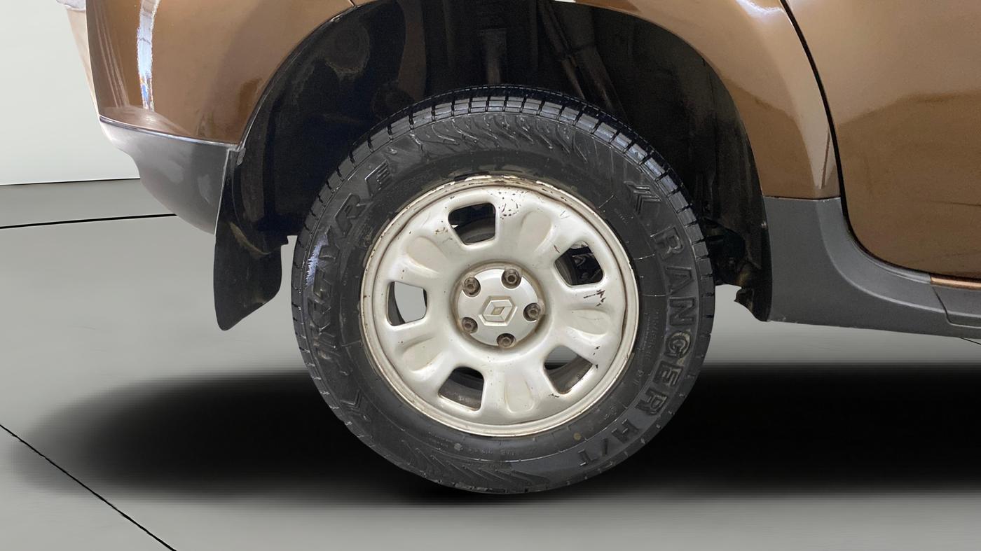 2014 Renault Duster 85 PS RXL DIESEL, Diesel, Manual, 94,209 km, Right Rear Wheel