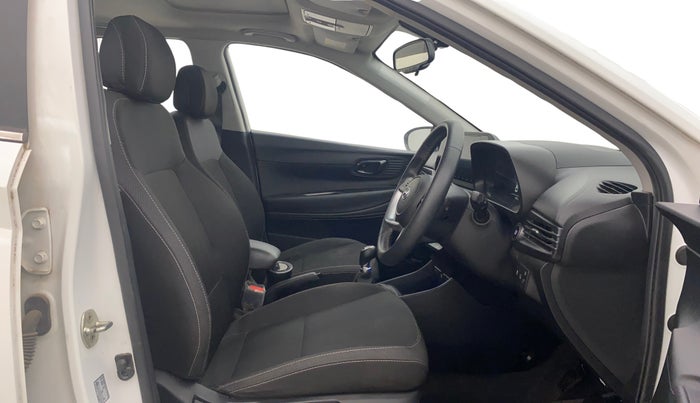 2021 Hyundai NEW I20 ASTA (O) 1.2 MT, Petrol, Manual, 19,506 km, Right Side Front Door Cabin