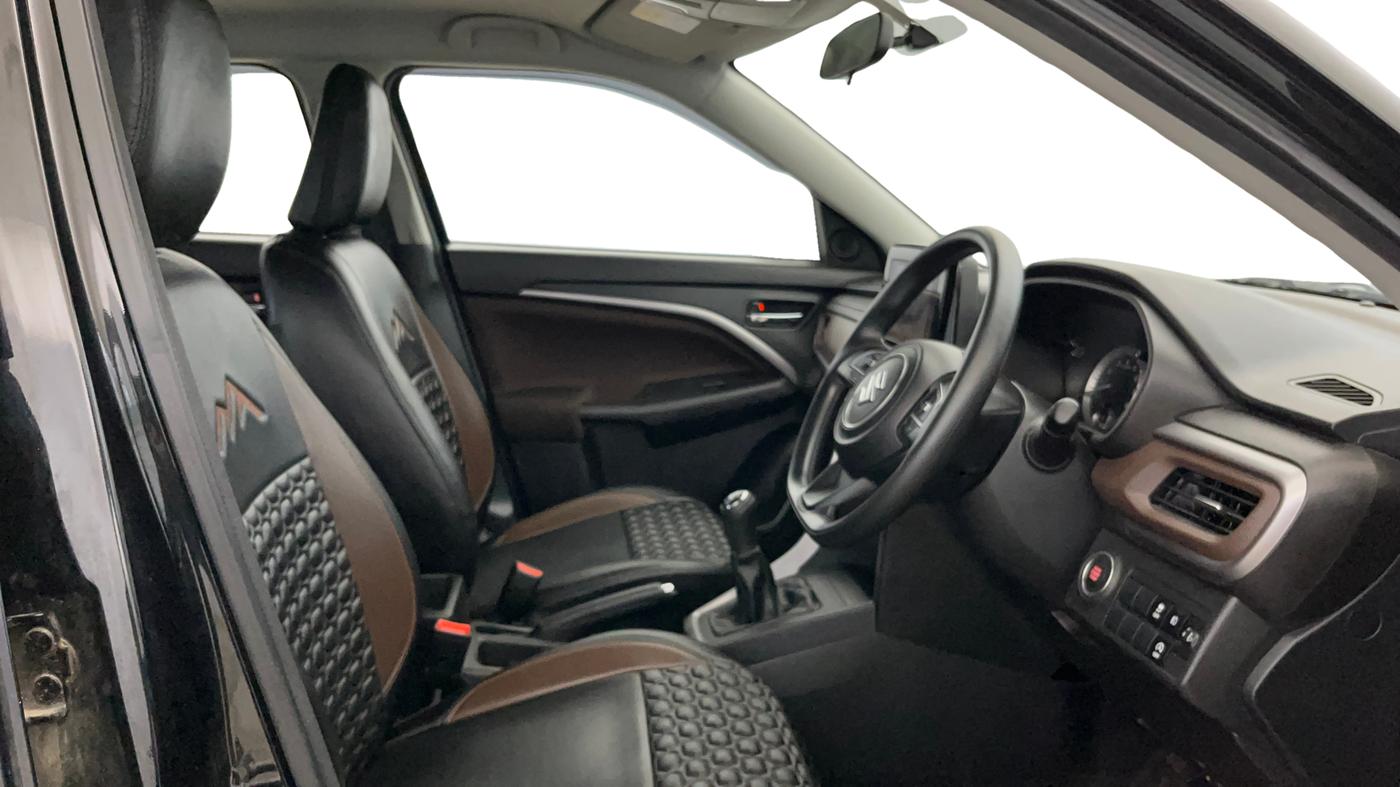 2024 Maruti BREZZA ZXI + SMART HYBRID, Petrol, Manual, 16,641 km, Right Side Front Door Cabin