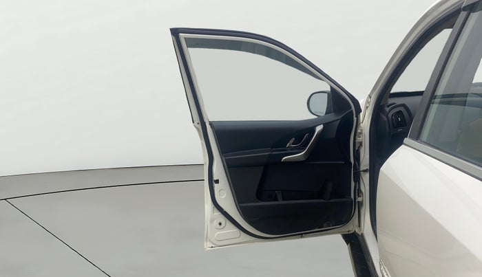 2020 Mahindra XUV500 W9, Diesel, Manual, 69,539 km, LHS Front Door