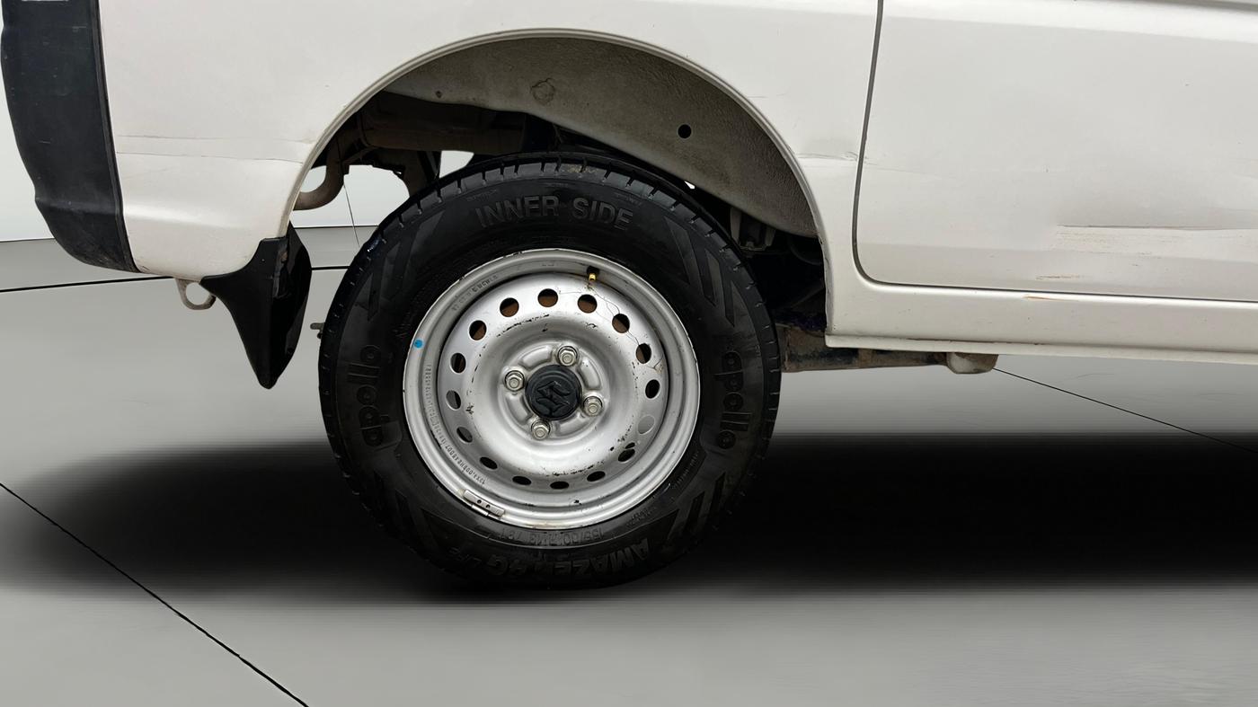 2023 Maruti Eeco 5 STR AC CNG, CNG, Manual, 67,042 km, Right Rear Wheel