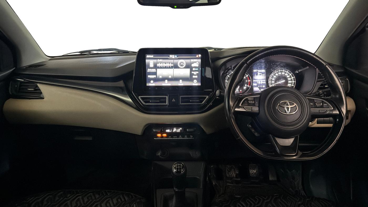 2023 Toyota Glanza V, Petrol, Manual, 82,594 km, Dashboard