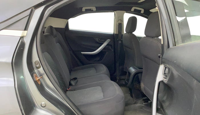 2020 Tata NEXON XM SUNROOF PETROL, Petrol, Manual, 1,16,298 km, Right Side Rear Door Cabin