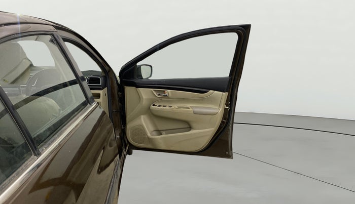 2015 Maruti Ciaz ZXI, Petrol, Manual, 94,892 km, RHS Front Door