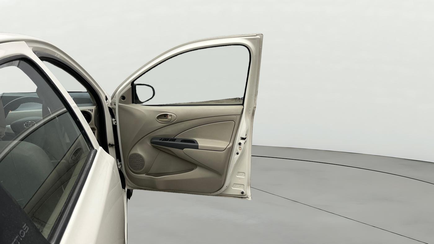 2016 Toyota Etios G, Petrol, Manual, 27,162 km, RHS Front Door