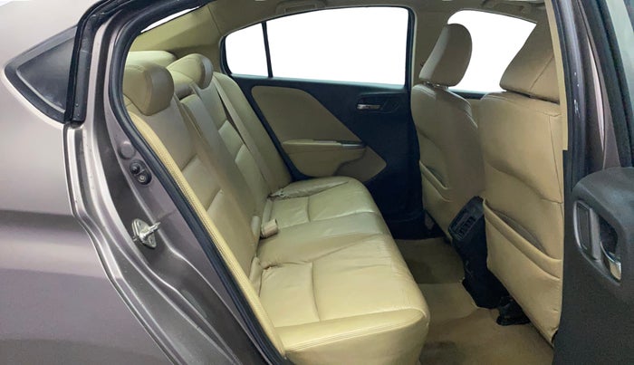 2016 Honda City 1.5L I-VTEC VX CVT, Petrol, Automatic, 1,42,290 km, Right Side Rear Door Cabin