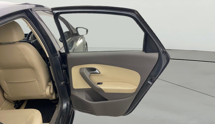 2016 Volkswagen Vento HIGHLINE PETROL AT, Petrol, Automatic, 1,21,165 km, RHS Rear Door