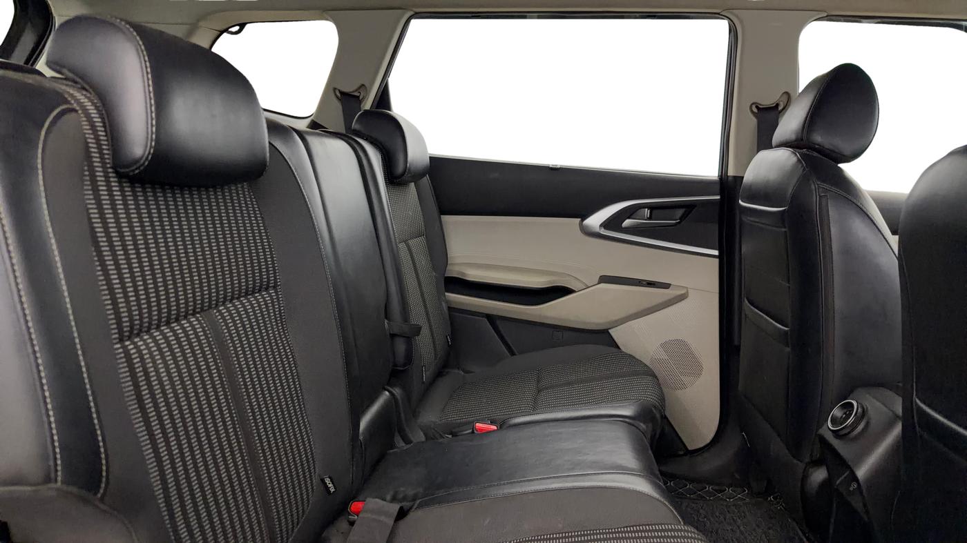 2022 KIA CARENS PRESTIGE PLUS 1.5 DIESEL 7 STR, Diesel, Manual, 95,077 km, Right Side Rear Door Cabin