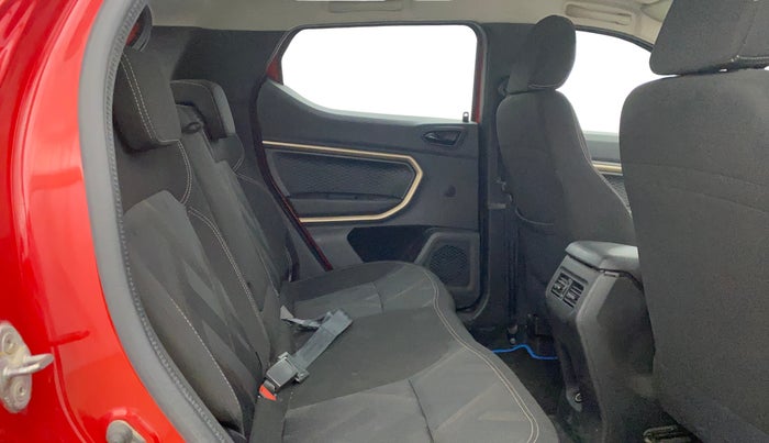 2022 Renault Kiger RXT (O) MT, Petrol, Manual, 37,448 km, Right Side Rear Door Cabin