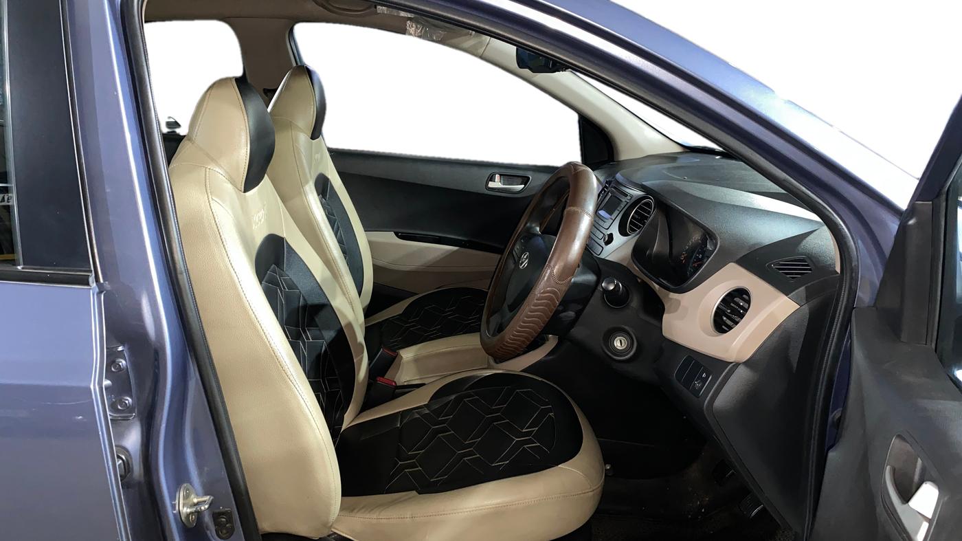 2014 Hyundai Xcent S (O) 1.2, Petrol, Manual, 40,084 km, Right Side Front Door Cabin