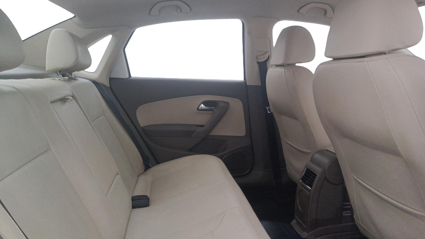2016 Skoda Rapid 1.6 MPI STYLE PLUS, Petrol, Manual, 1,16,355 km, Right Side Rear Door Cabin