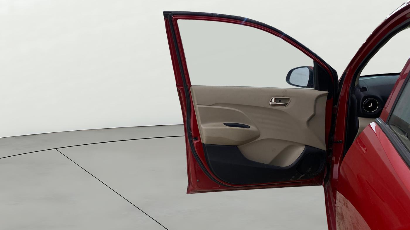 2018 Hyundai NEW SANTRO SPORTZ CNG, CNG, Manual, 93,899 km, LHS Front Door