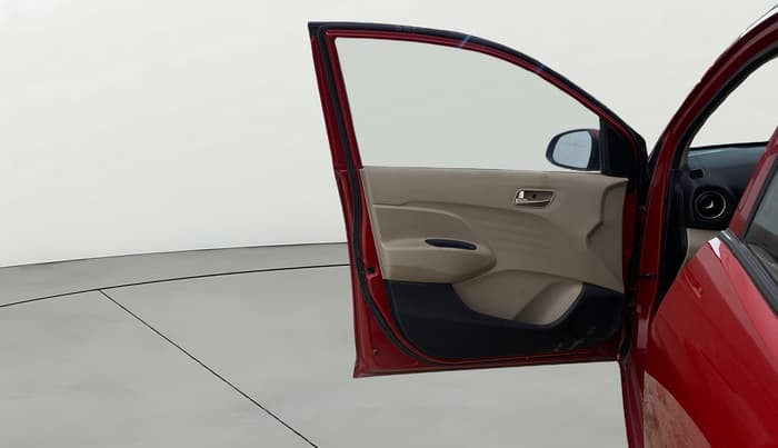 2018 Hyundai NEW SANTRO SPORTZ CNG, CNG, Manual, 93,899 km, LHS Front Door