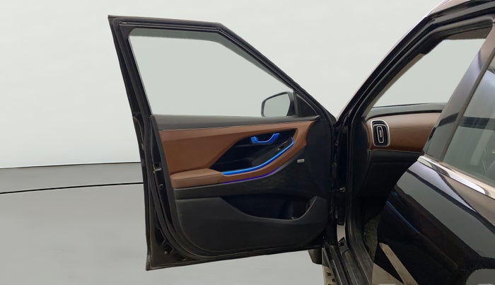 2022 Hyundai ALCAZAR 2.0 SIGNATURE (O) AT 6STR, CNG, Automatic, 32,844 km, LHS Front Door