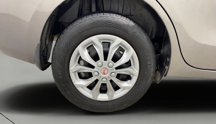 2020 Maruti Dzire VXI, Petrol, Manual, 1,23,412 km, Right Rear Wheel