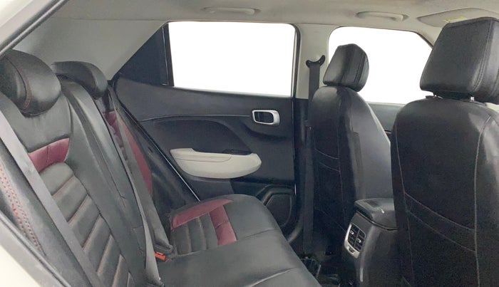 2023 Hyundai VENUE SX (O) 1.0 TURBO DCT, Petrol, Automatic, 27,749 km, Right Side Rear Door Cabin