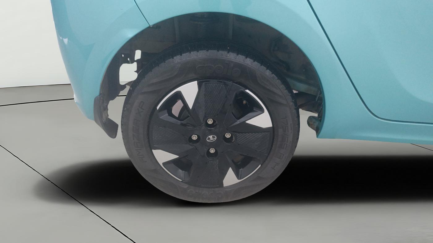 2025 Tata Tiago XZ iCNG, CNG, Manual, 6,912 km, Right Rear Wheel