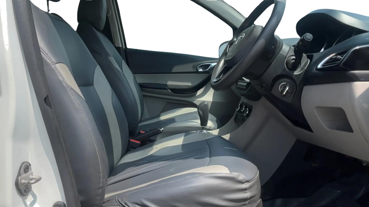 2018 Tata Tiago XZA PETROL, Petrol, Automatic, 43,728 km, Right Side Front Door Cabin