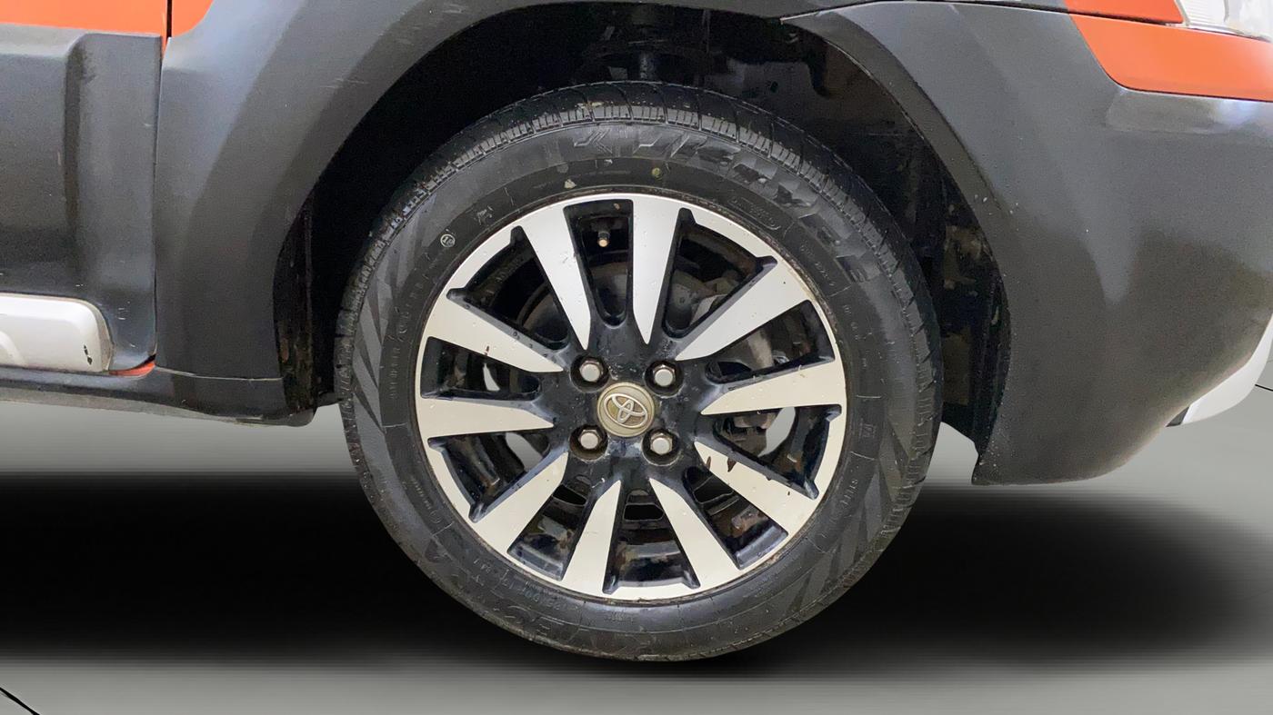 2014 Toyota Etios CROSS 1.2 G, Petrol, Manual, 44,728 km, Right Front Wheel