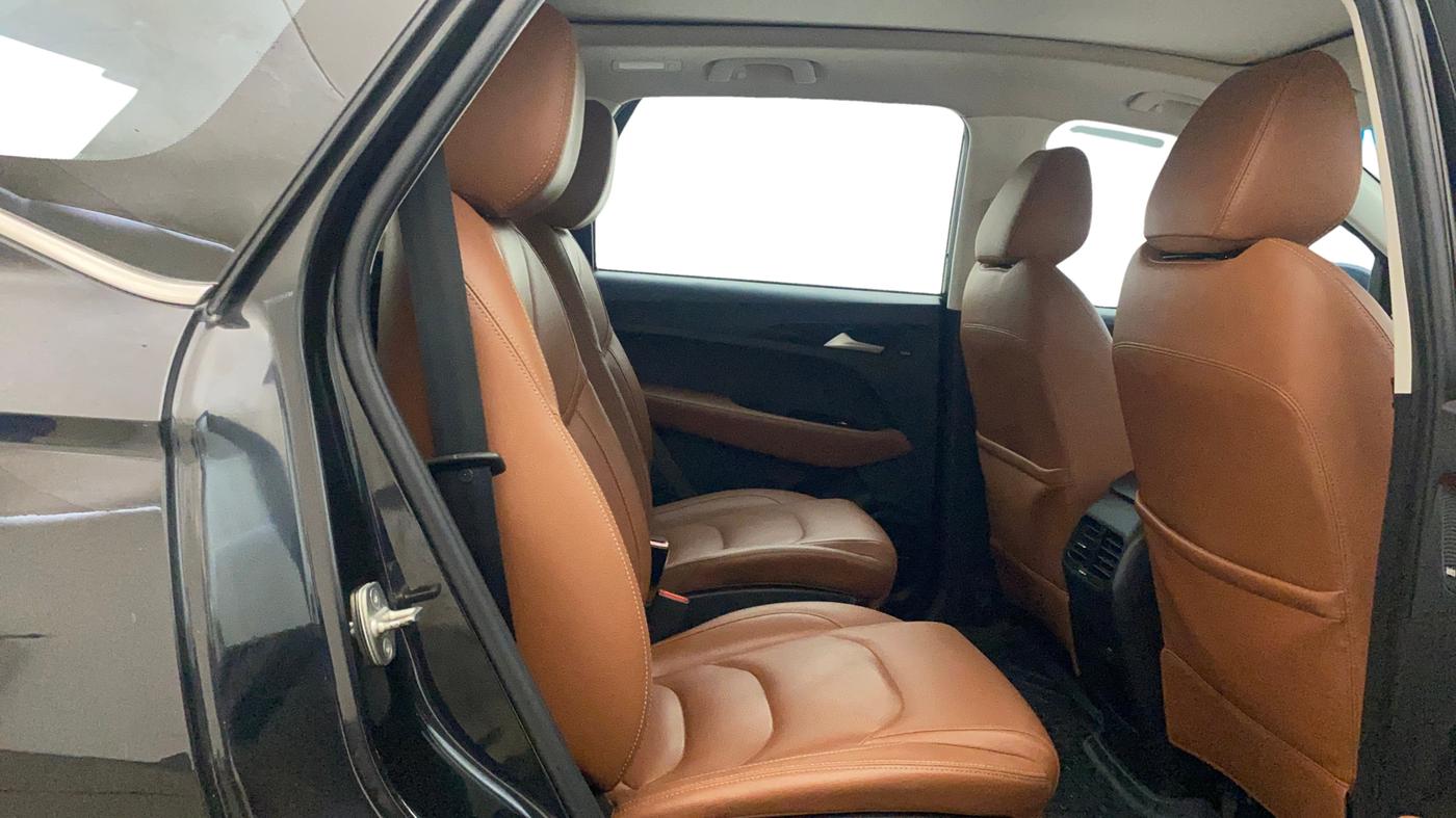 2021 MG HECTOR PLUS SHARP 2.0 DIESEL TURBO MT 6-STR, Diesel, Manual, 1,07,362 km, Right Side Rear Door Cabin