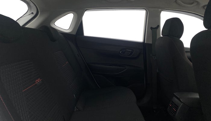 2021 Hyundai NEW I20 SPORTZ 1.2 AT, Petrol, Automatic, 21,650 km, Right Side Rear Door Cabin