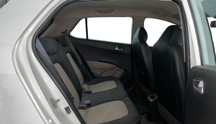 2014 Hyundai Grand i10 ASTA AT 1.2 KAPPA VTVT, Petrol, Automatic, 37,475 km, Right Side Rear Door Cabin