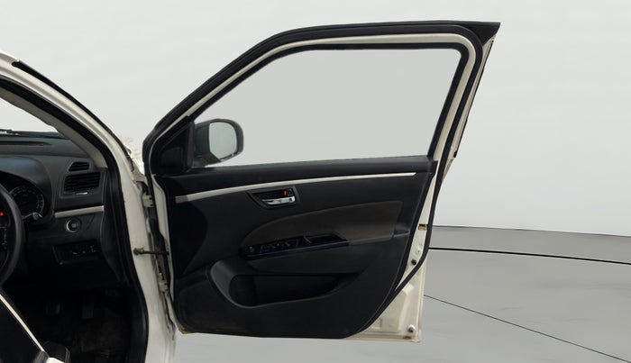 2016 Maruti Swift ZXI, Petrol, Manual, 99,786 km, RHS Front Door