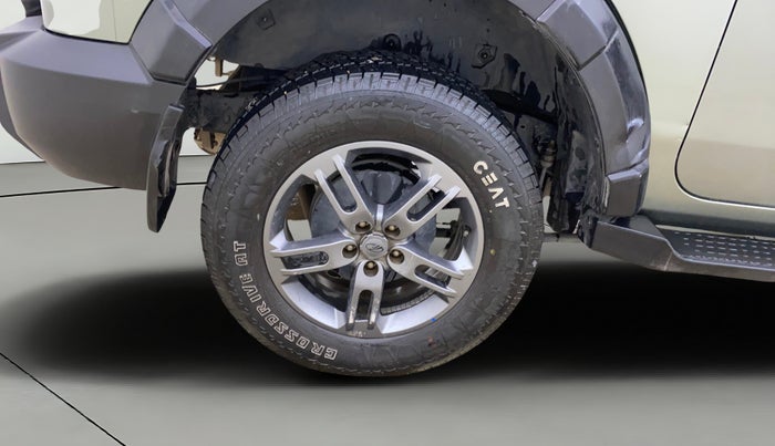 2022 Mahindra Thar LX PETROL HT 4WD AT, Petrol, Automatic, 34,063 km, Right Rear Wheel