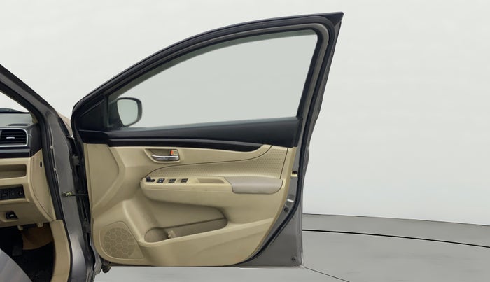 2015 Maruti Ciaz ZXI, Petrol, Manual, 78,259 km, RHS Front Door