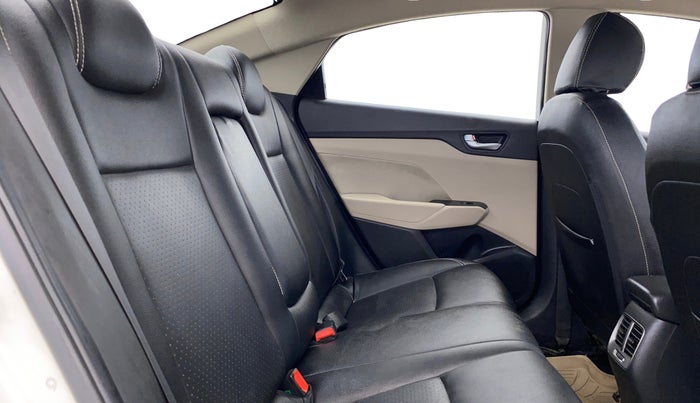 2018 Hyundai Verna 1.6 VTVT SX, Petrol, Manual, 86,880 km, Right Side Rear Door Cabin