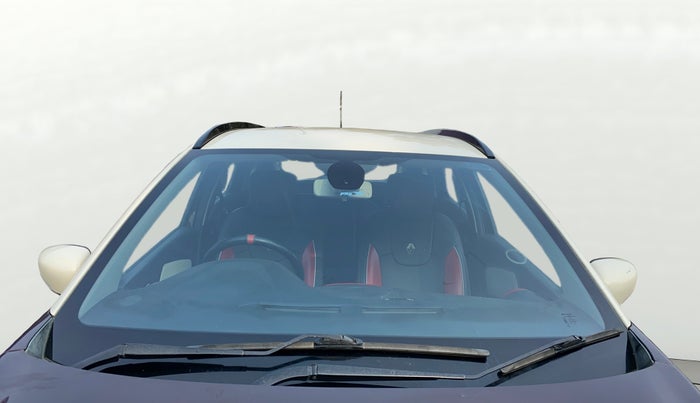 2018 Renault Captur RXT PETROL, Petrol, Manual, 1,45,141 km, Front Windshield