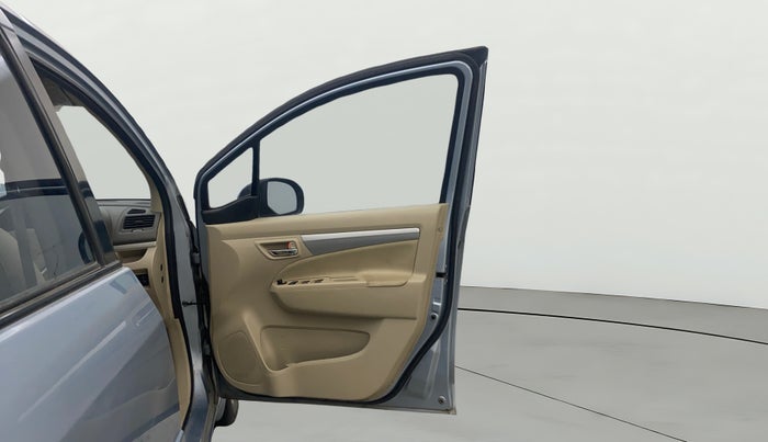 2016 Maruti Ertiga ZXI, Petrol, Manual, 21,078 km, RHS Front Door
