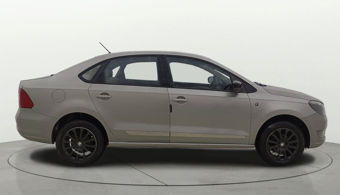 2015 Skoda Rapid ELEGANCE 1.6 MPI MT, Petrol, Manual, 98,452 km, Right Side View