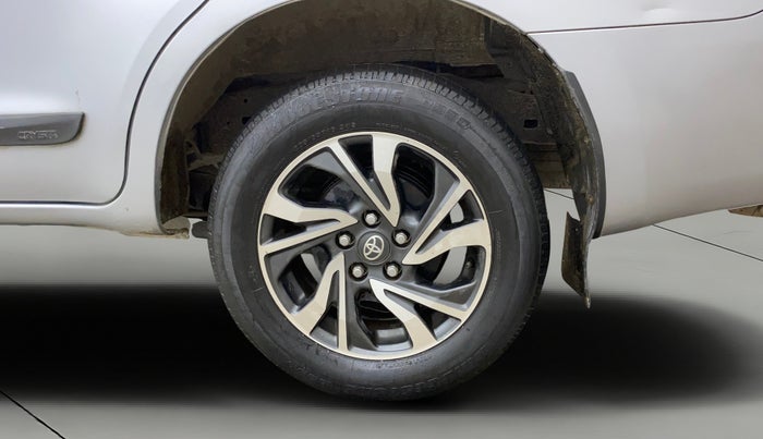 2022 Toyota Innova Crysta 2.7 VX 7 STR, Petrol, Manual, 60,927 km, Left Rear Wheel