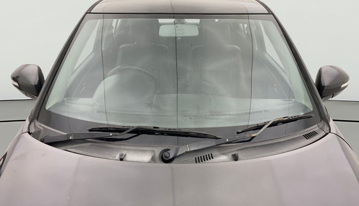 2017 Maruti Swift VDI, Diesel, Manual, 99,975 km, Front Windshield