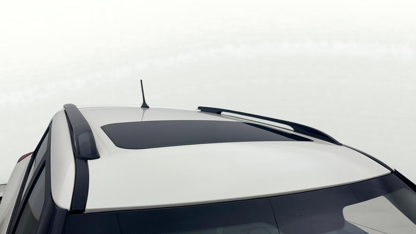 2022 Mahindra XUV300 W6 1.2 PETROL, Petrol, Manual, 20,824 km, Roof