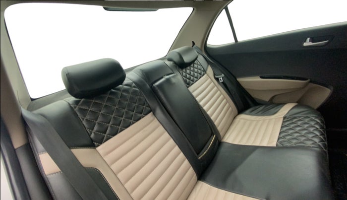 2016 Hyundai Xcent S 1.2 SPECIAL EDITION, Petrol, Manual, 72,959 km, Right Side Rear Door Cabin