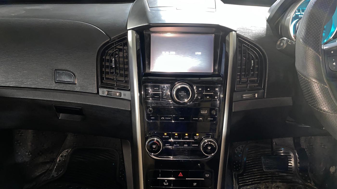 2021 Mahindra XUV500 W7 AT, Diesel, Automatic, 10,547 km, Air Conditioner
