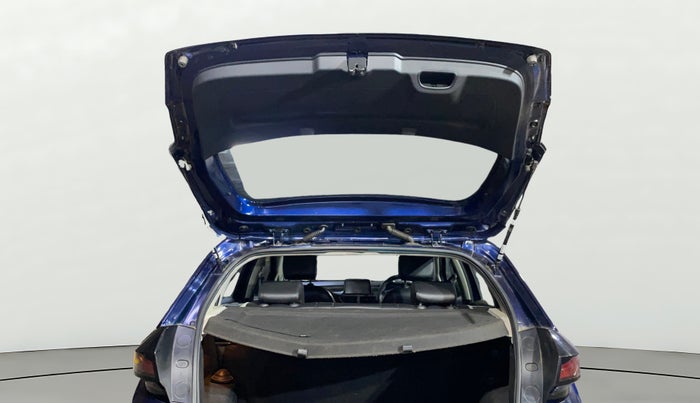 2022 Tata ALTROZ XZ PETROL, Petrol, Manual, 38,959 km, Boot Door Open