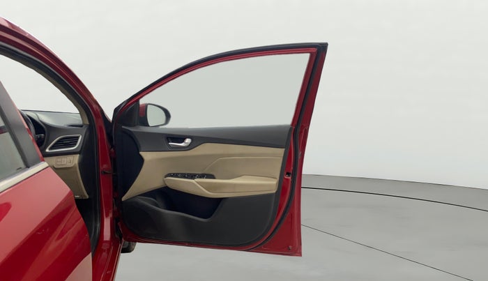 2017 Hyundai Verna 1.6 VTVT SX O, Petrol, Manual, 74,309 km, RHS Front Door