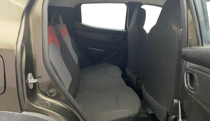 2017 Renault Kwid RXT 1.0 AMT, Petrol, Automatic, 39,400 km, Right Side Rear Door Cabin