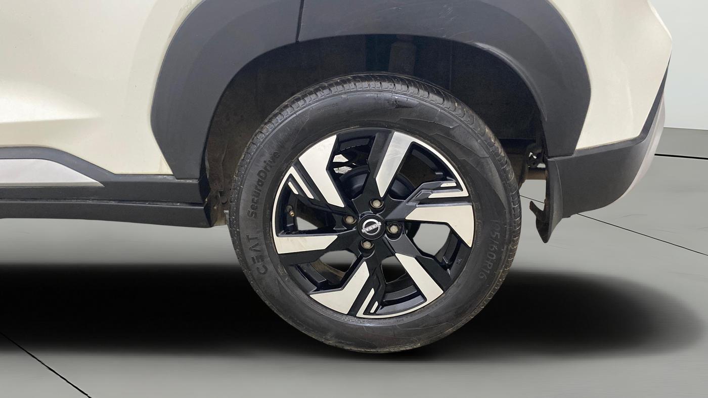 2024 Nissan MAGNITE N-Connecta B4D 1.0 Petrol MT, Petrol, Manual, 10,573 km, Left Rear Wheel