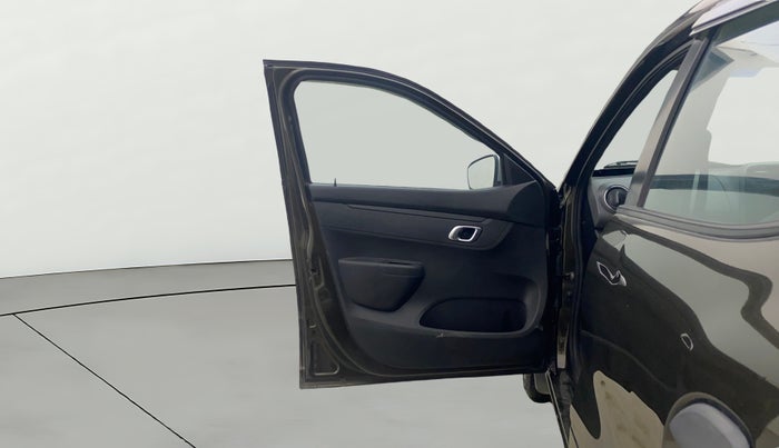 2019 Renault Kwid RXT 1.0 AMT, Petrol, Automatic, 29,160 km, LHS Front Door