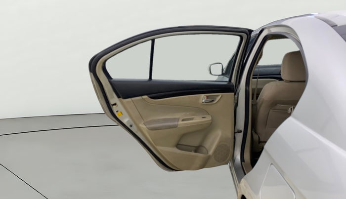 2016 Maruti Ciaz VDI+ SHVS, Diesel, Manual, 92,732 km, LHS Rear Door