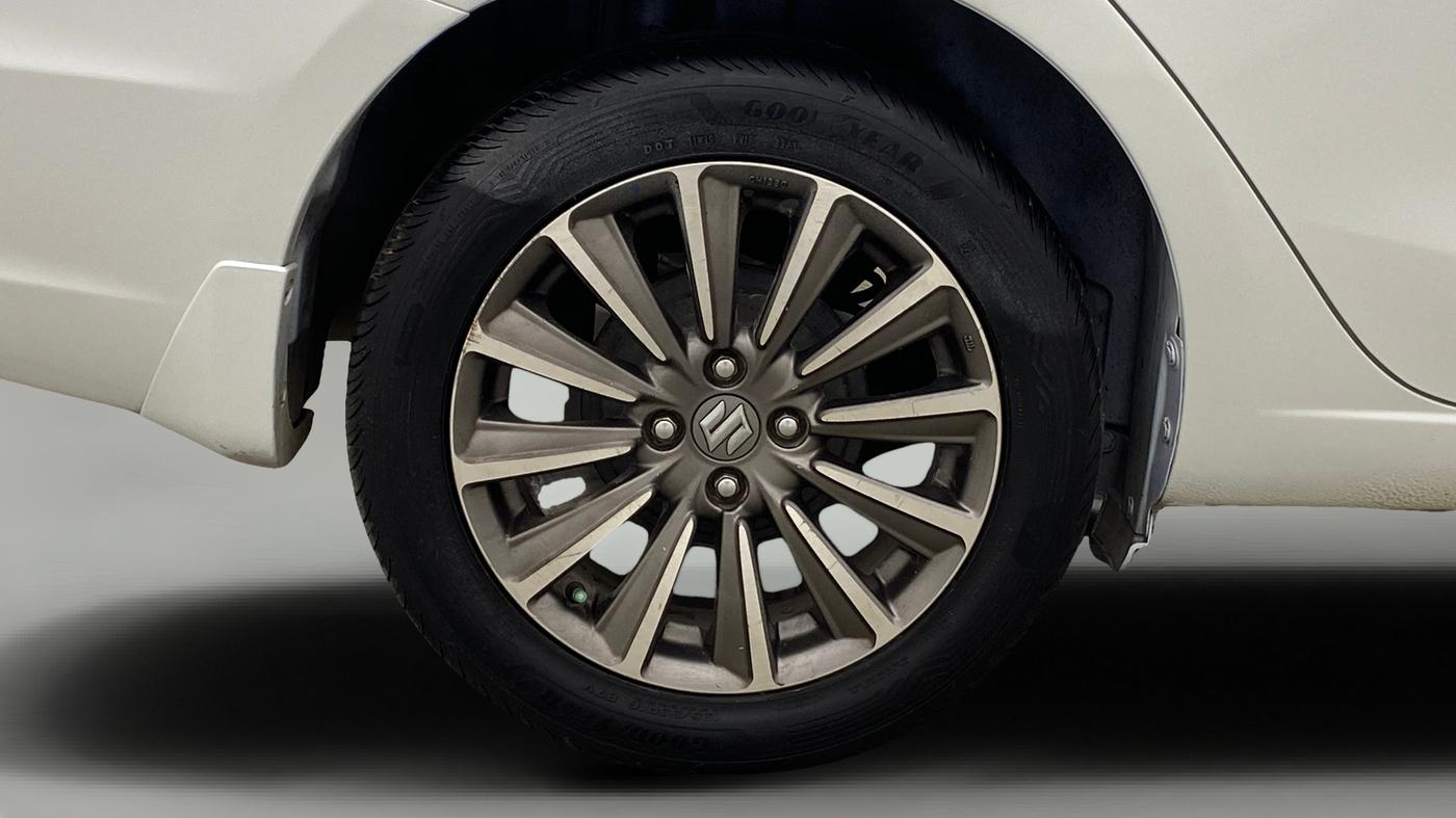 2020 Maruti Ciaz ALPHA  AT 1.5 SHVS PETROL, Petrol, Automatic, 1,09,980 km, Right Rear Wheel